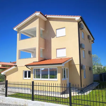 Guest house Dragan K1 *